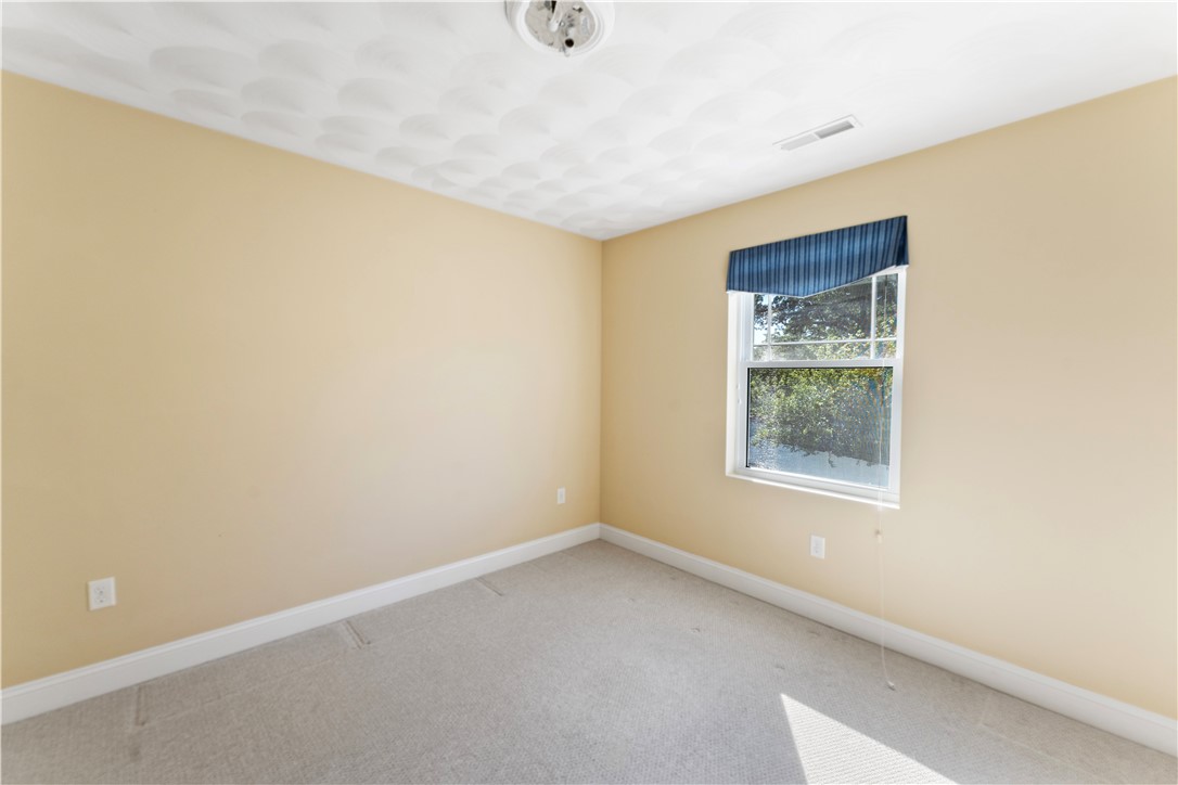 132 Julian Road Warwick, RI 02889 - Photo 29 of 32