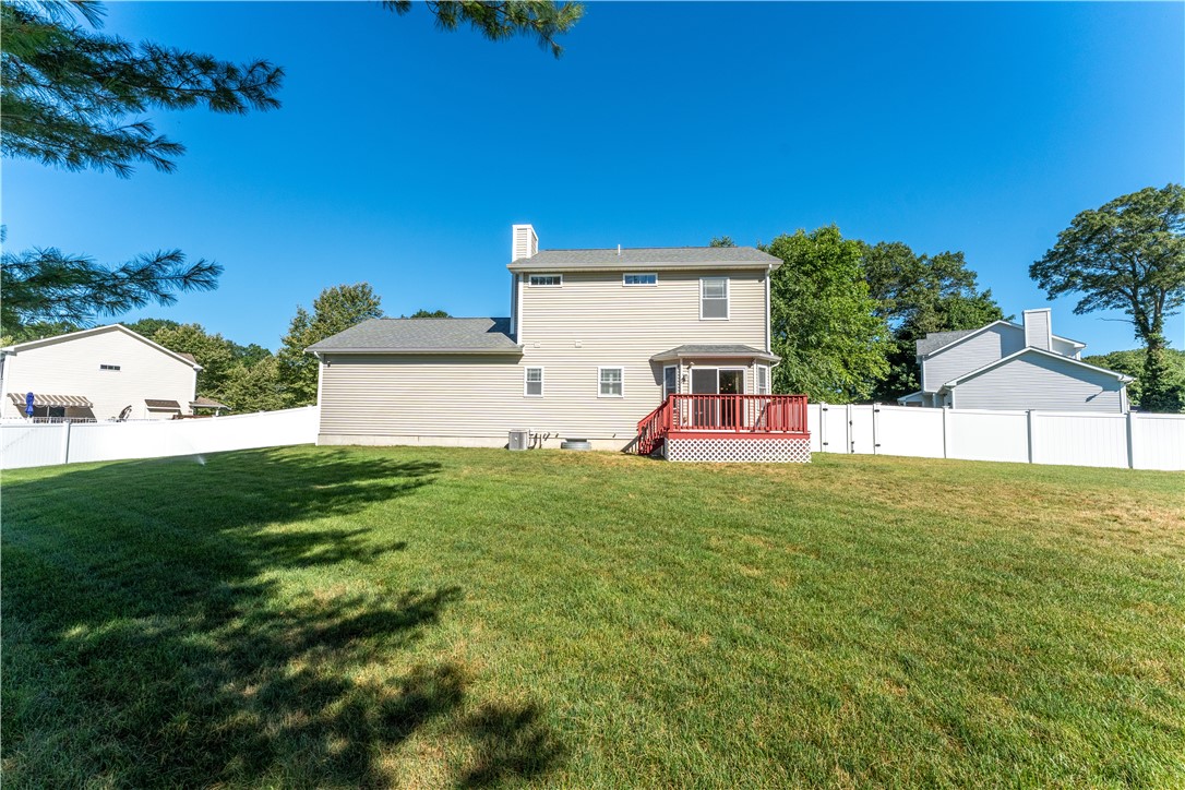 132 Julian Road Warwick, RI 02889 - Photo 4 of 32