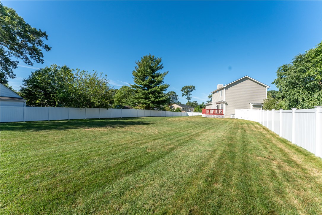 132 Julian Road Warwick, RI 02889 - Photo 5 of 32