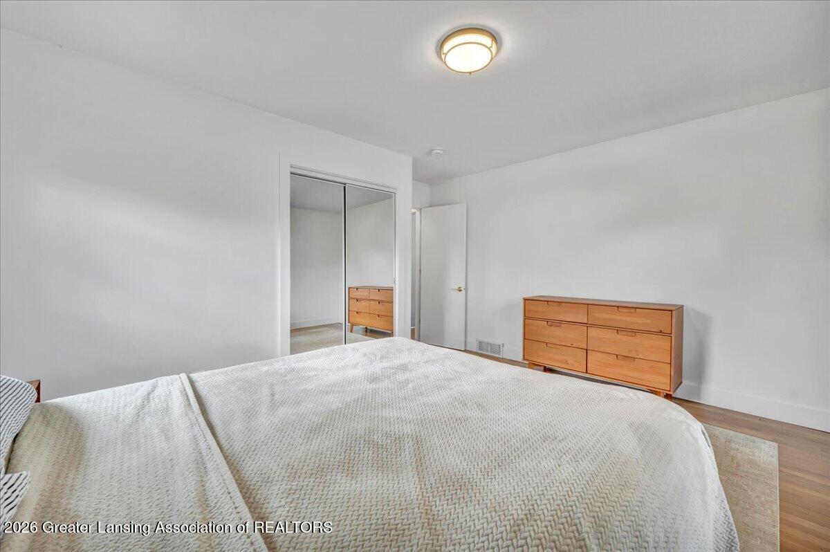 1533 Cambridge Road Lansing, MI 48911 - Photo 16 of 36 16-DSC01131