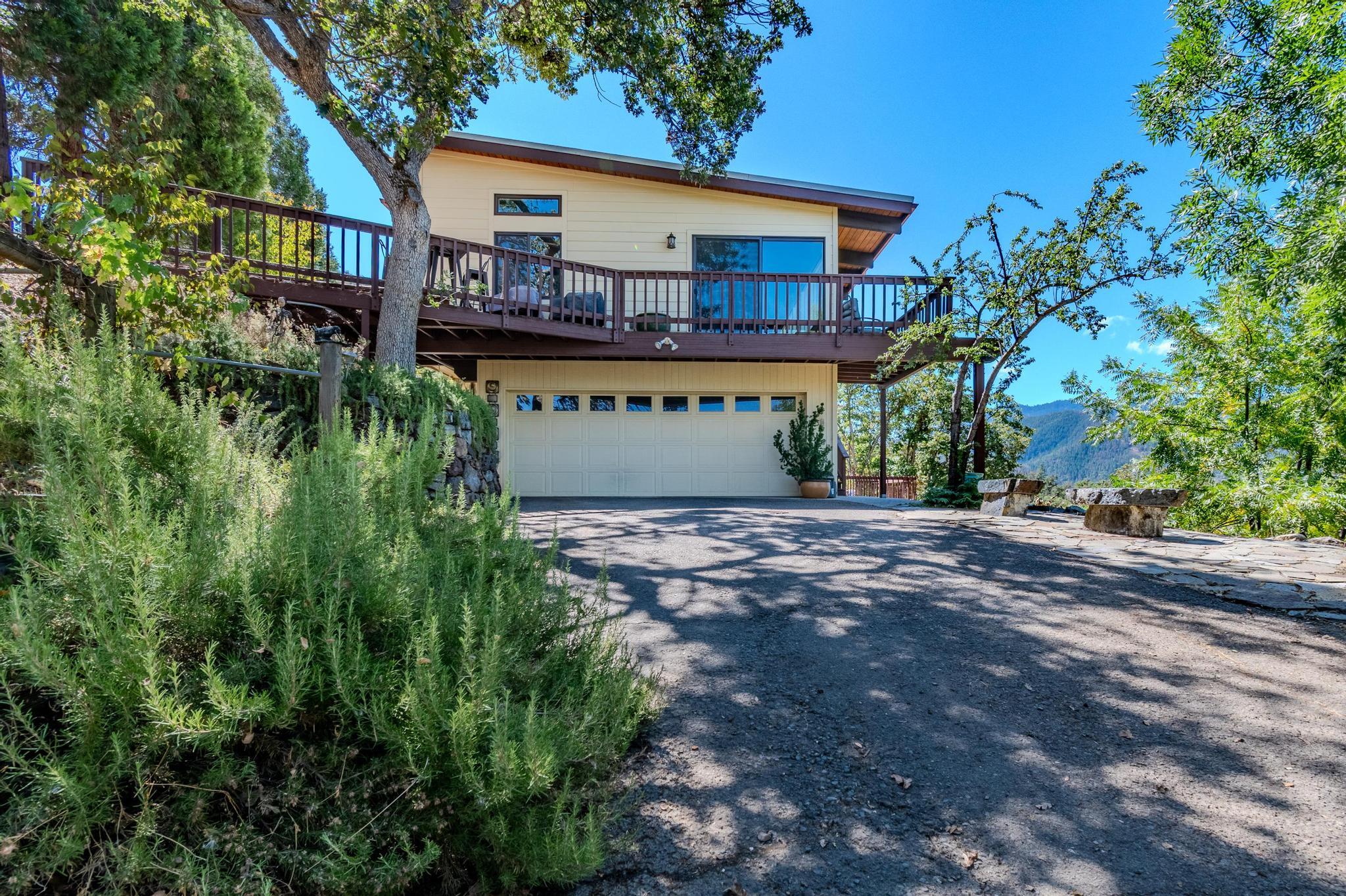 2850 Quail Run Road Talent, OR 97540 - Photo 1 of 55 01-2