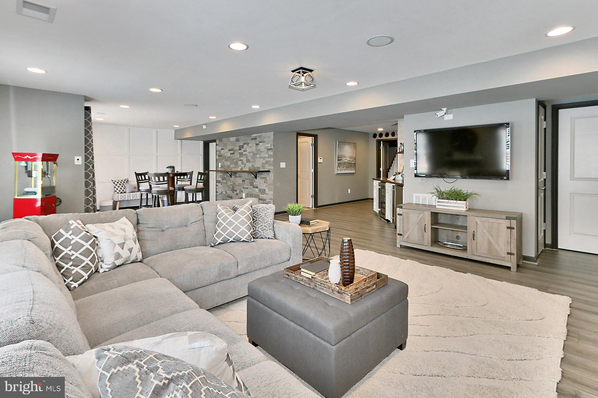 42395 Rising Moon Place Brambleton, VA 20148 - Photo 34 of 82 Super for Entertaining OR Relaxing