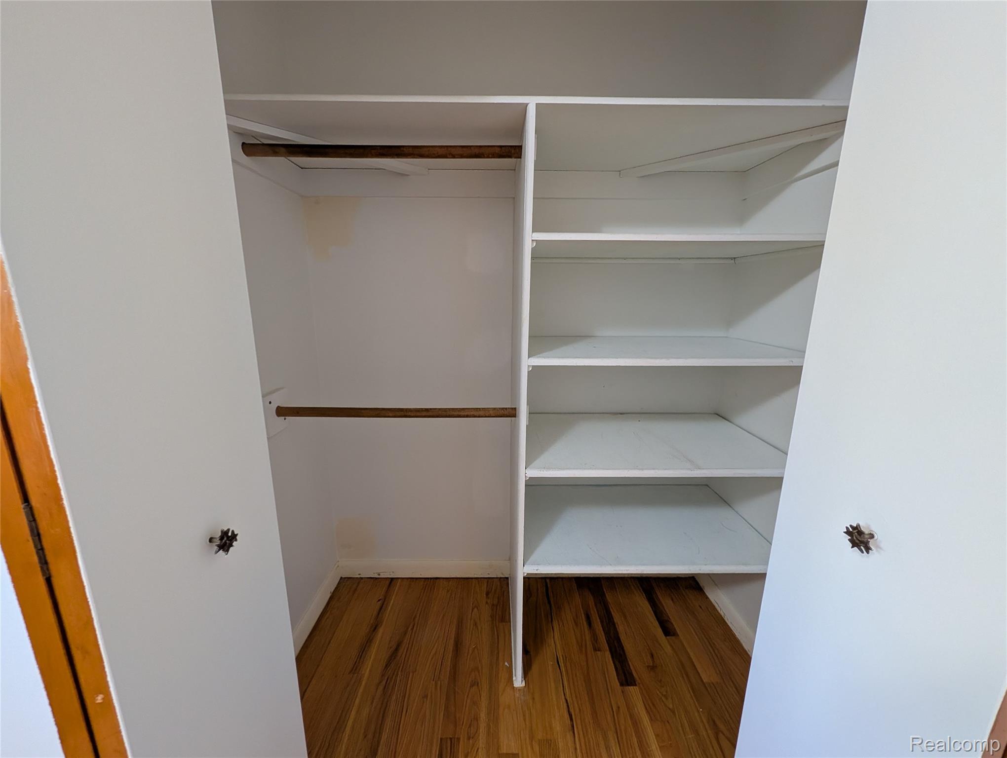 567 Pine Tree Road Lake Orion, MI 48362 - Photo 28 of 43 27 BEDROOM 2 CLOSET.jpg