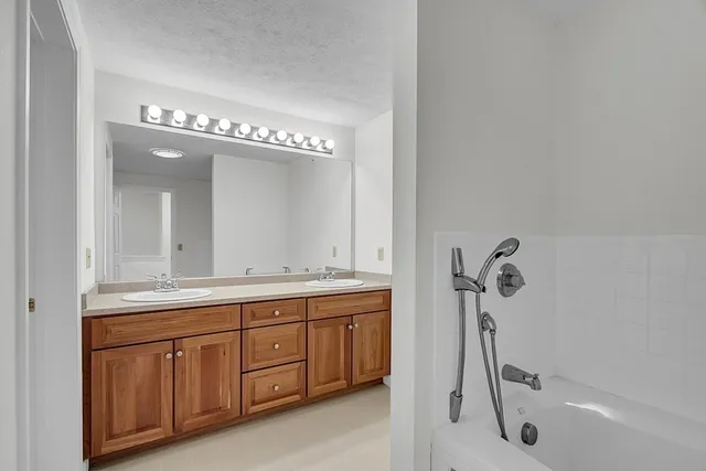 $2,500 | 30 Caspian Way, Unit 30, Fitchburg, MA 01420