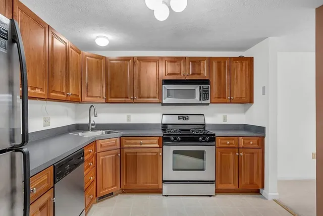 $2,500 | 30 Caspian Way, Unit 30, Fitchburg, MA 01420