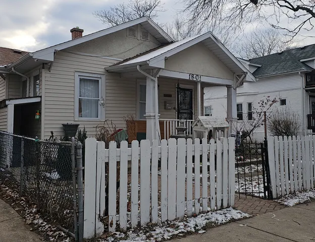 $274,900 | 1801 Brown Avenue, Evanston, IL 60201
