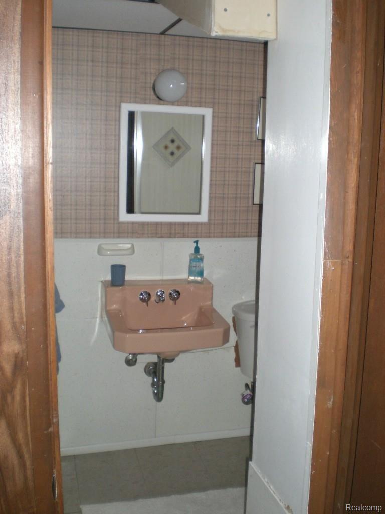 3147 Pearl Avenue Warren, MI 48091 - Photo 19 of 21 CIMG4702.jpg