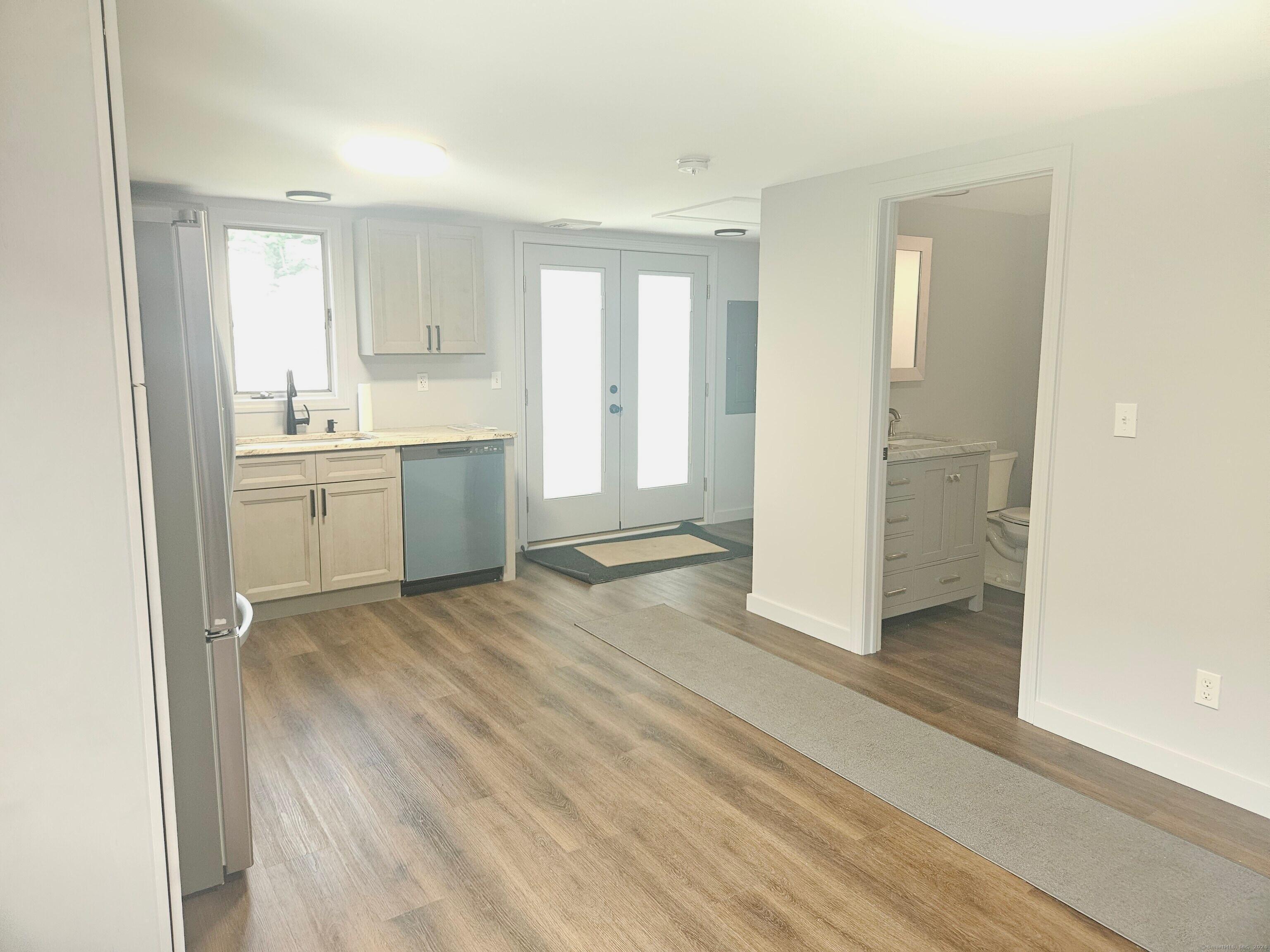 382 Flanders Road Stonington, CT 06378 - Photo 6 of 14