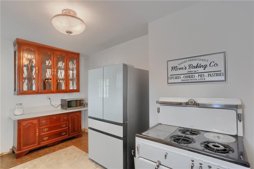 687 Valley Road Ambridge, PA 15003 - Photo 19 of 44