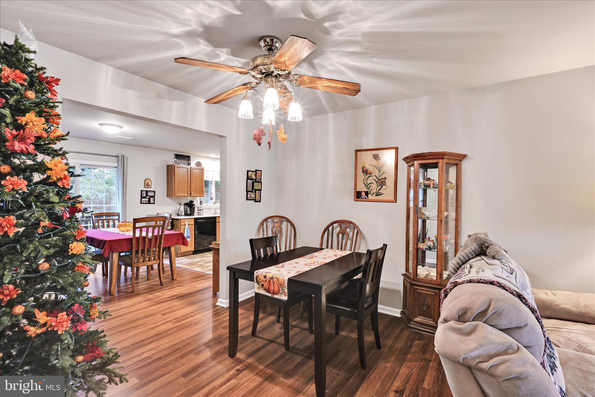 32 Knollwood Road Millersville, PA 17551 - Photo 8 of 28 a view of a livingroom and dining room