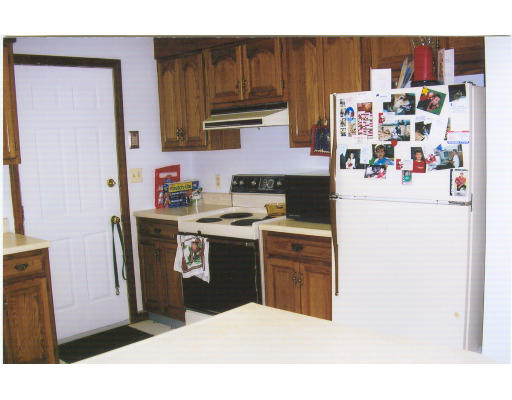 160 Endecott Street Springfield, MA 01118 - Photo 4 of 8 Gallery Image 4