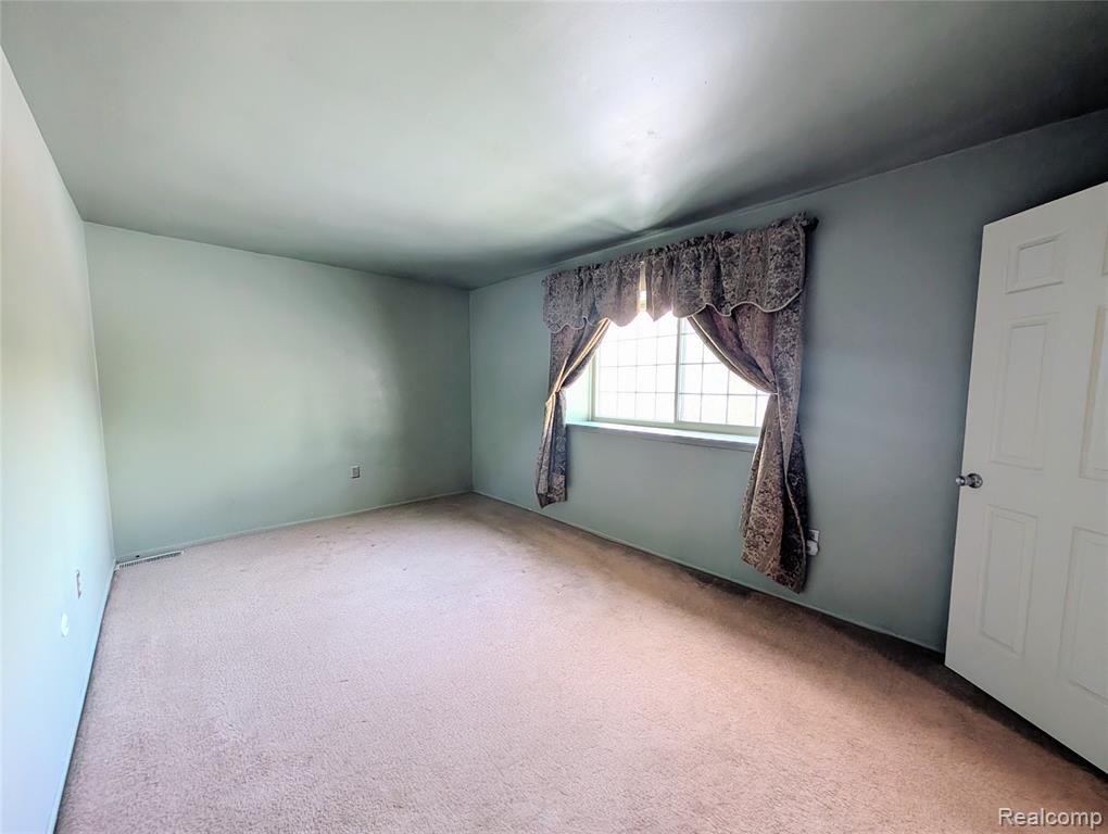 8322 North Genesee Road Mount Morris, MI 48458 - Photo 9 of 17 Gallery Image 9
