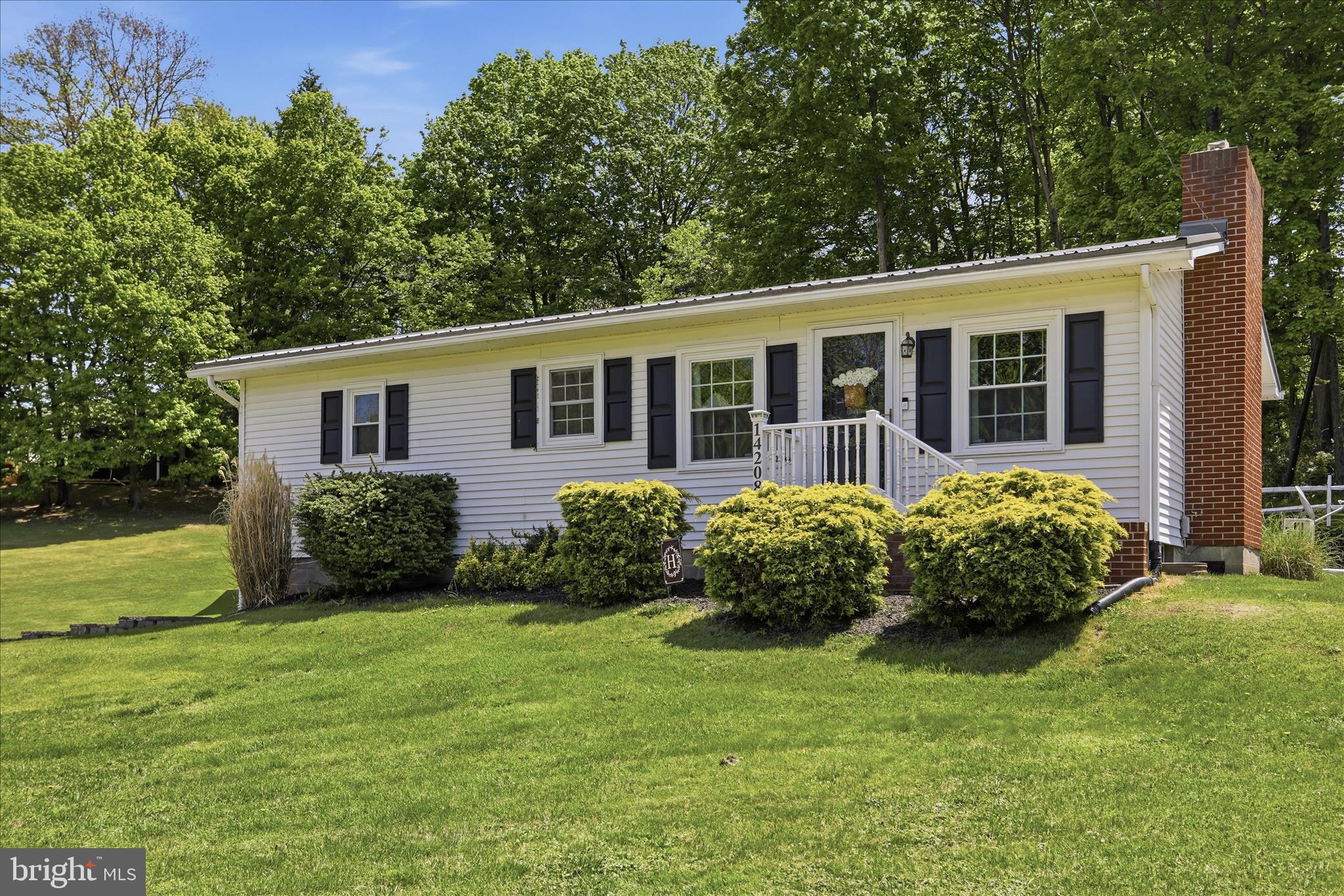 14208 Kings Grove Road Ellerslie, MD 21529 - Photo 3 of 34