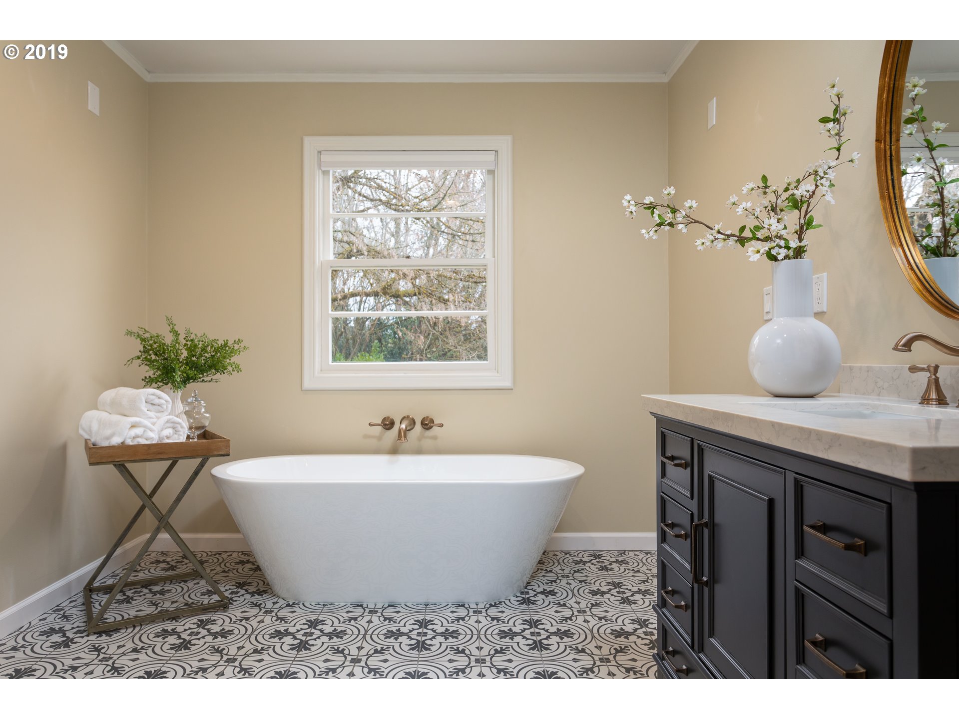 8335 Southwest Ridgeway Drive Portland, OR 97225 - Photo 11 of 24 Bathroom