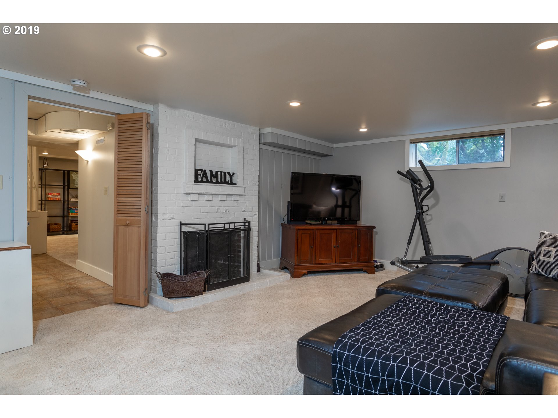 8335 Southwest Ridgeway Drive Portland, OR 97225 - Photo 21 of 24 Family Room