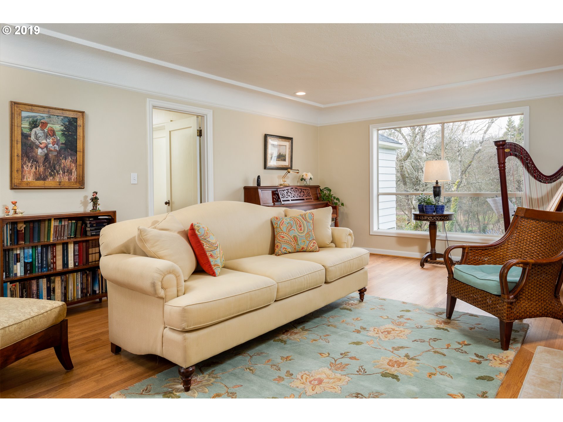 8335 Southwest Ridgeway Drive Portland, OR 97225 - Photo 3 of 24 Living Room