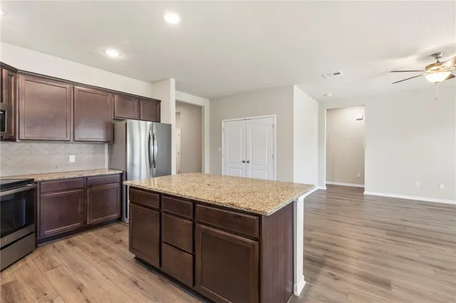 $319,900 | 2016 Brisbane Way, Bryan, TX 77807