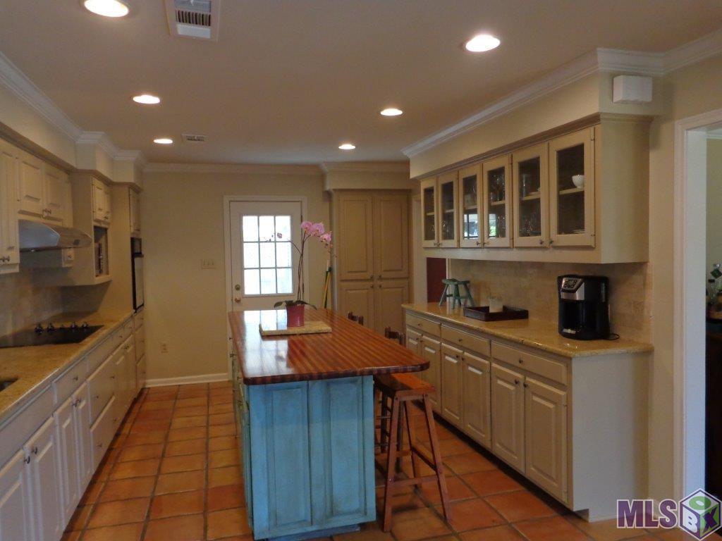 9934 Regency Drive Baton Rouge, LA 70815 - Photo 4 of 26 Gallery Image 4