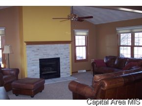 327 Bristol Road Chatham, IL 62629 - Photo 3 of 12 Gallery Image 3
