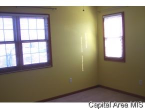 327 Bristol Road Chatham, IL 62629 - Photo 7 of 12 Gallery Image 7