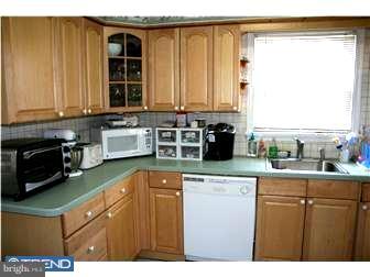 408 Flanders Road Bellmawr, NJ 08031 - Photo 4 of 8 Kitchen