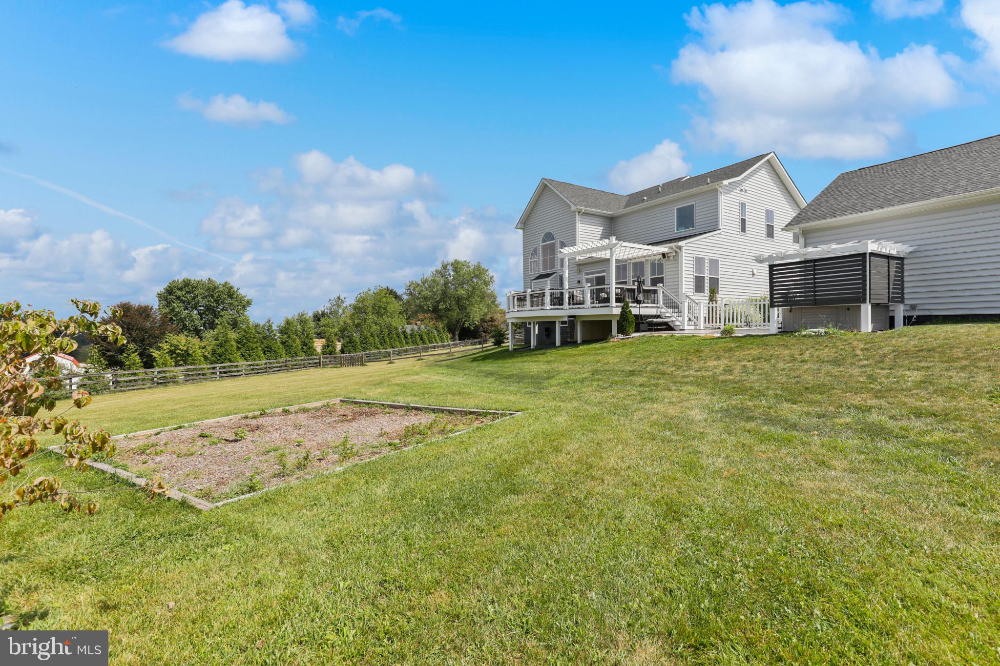 964 Oak Tree Road Westminster, MD 21157 - Photo 35 of 91 View of back of home