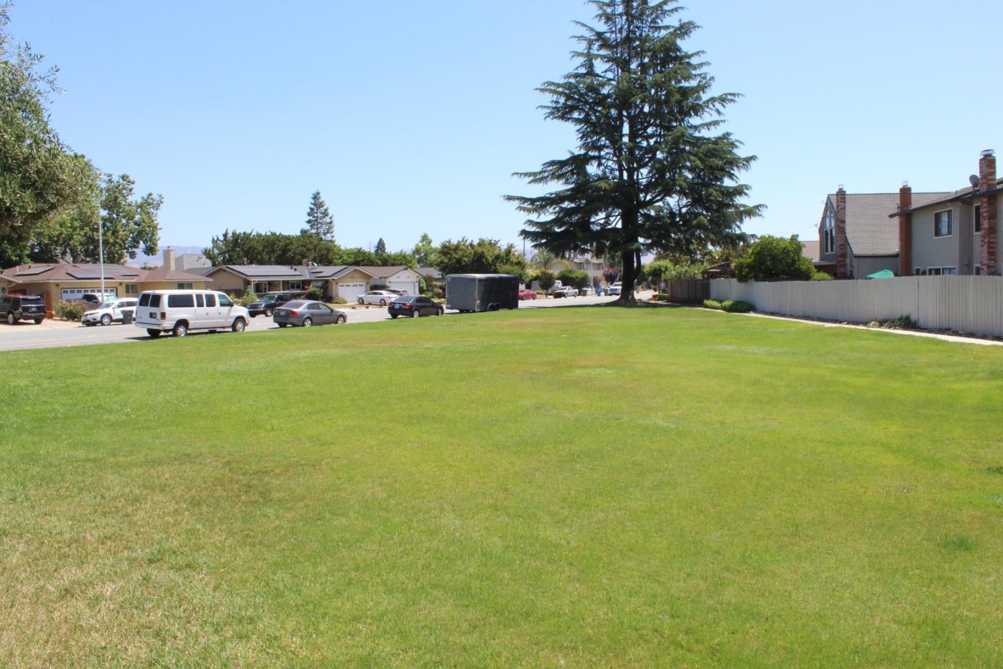 1025 Fillippelli Drive Gilroy, CA 95020 - Photo 39 of 47 a view of a lake with houses