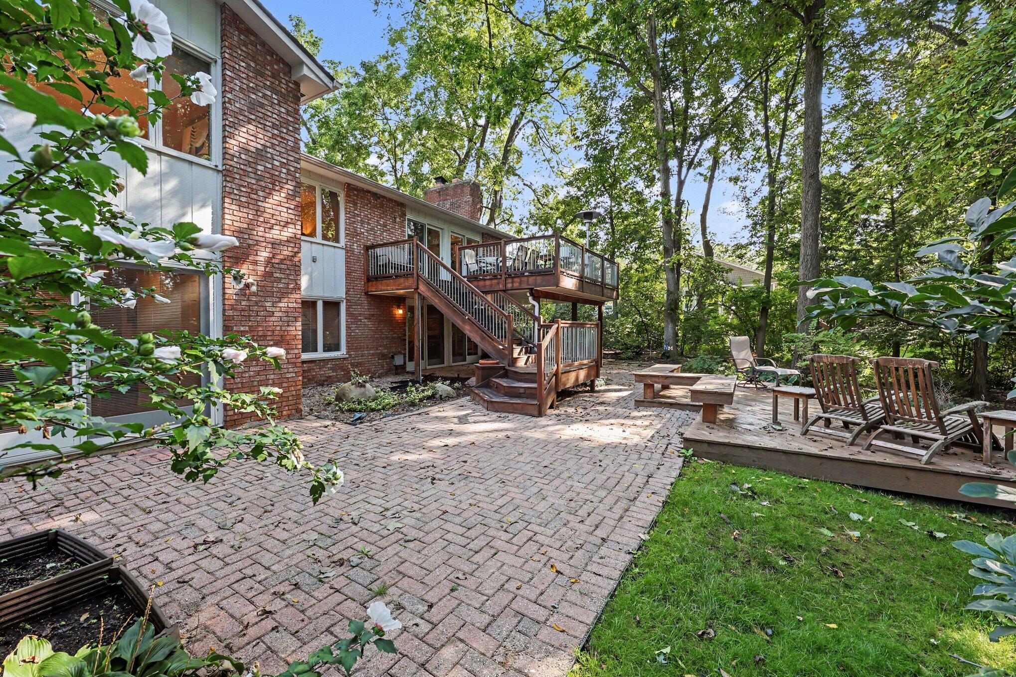 2514 Hawthorne Road Ann Arbor, MI 48104 - Photo 9 of 86 075_file_3125
