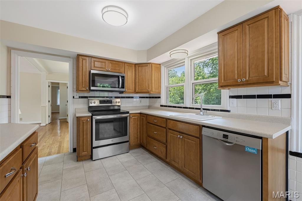 216 Turf Court Webster Groves, MO 63119 - Photo 12 of 37