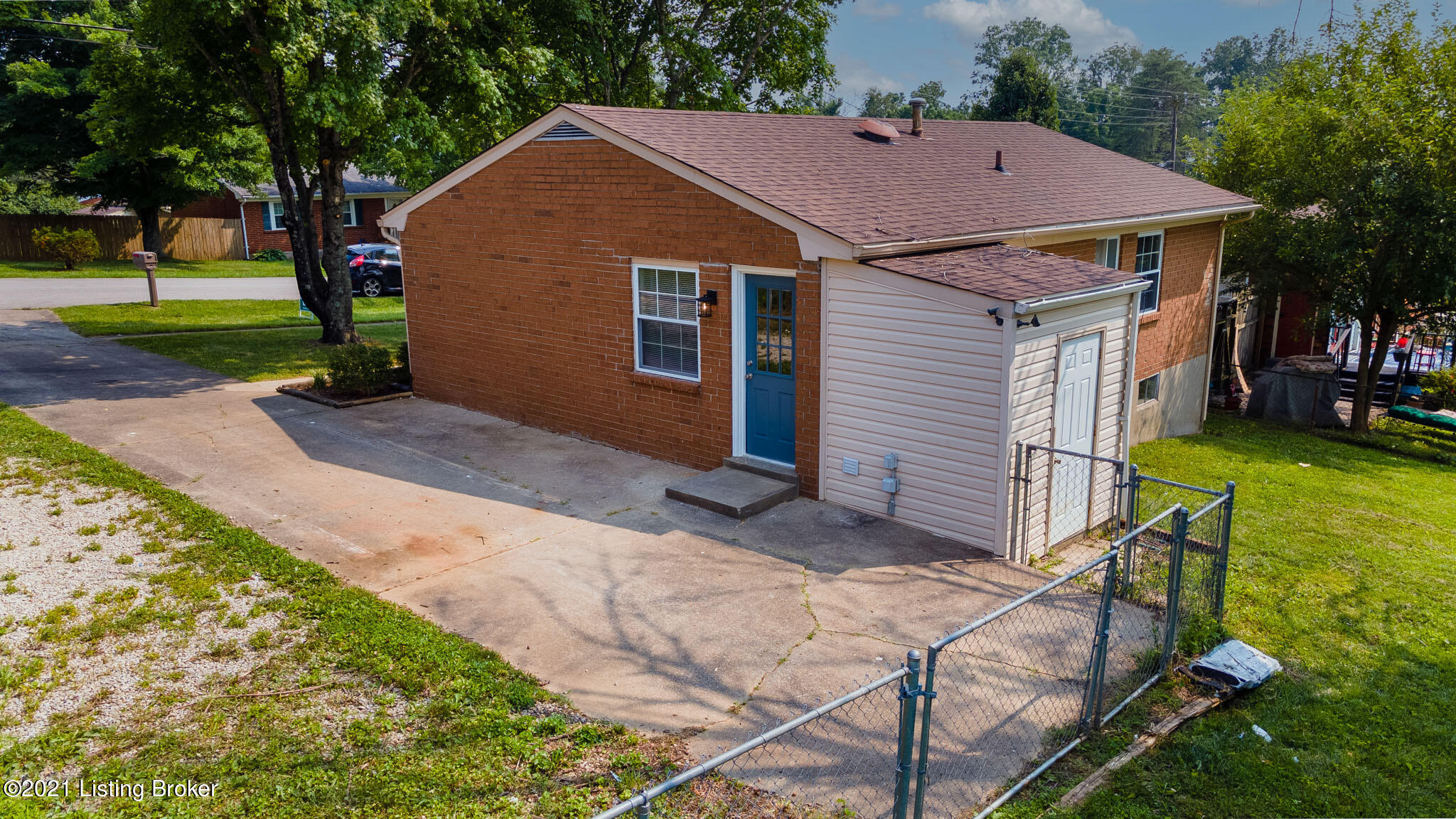10204 Rod N Reel Road Louisville, KY 40229 - Photo 20 of 25 10204 Rod N Reel Rd