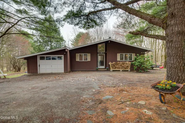 $325,000 | 421 Potter Hill Road, Petersburgh, NY 12138