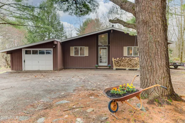 $325,000 | 421 Potter Hill Road, Petersburgh, NY 12138