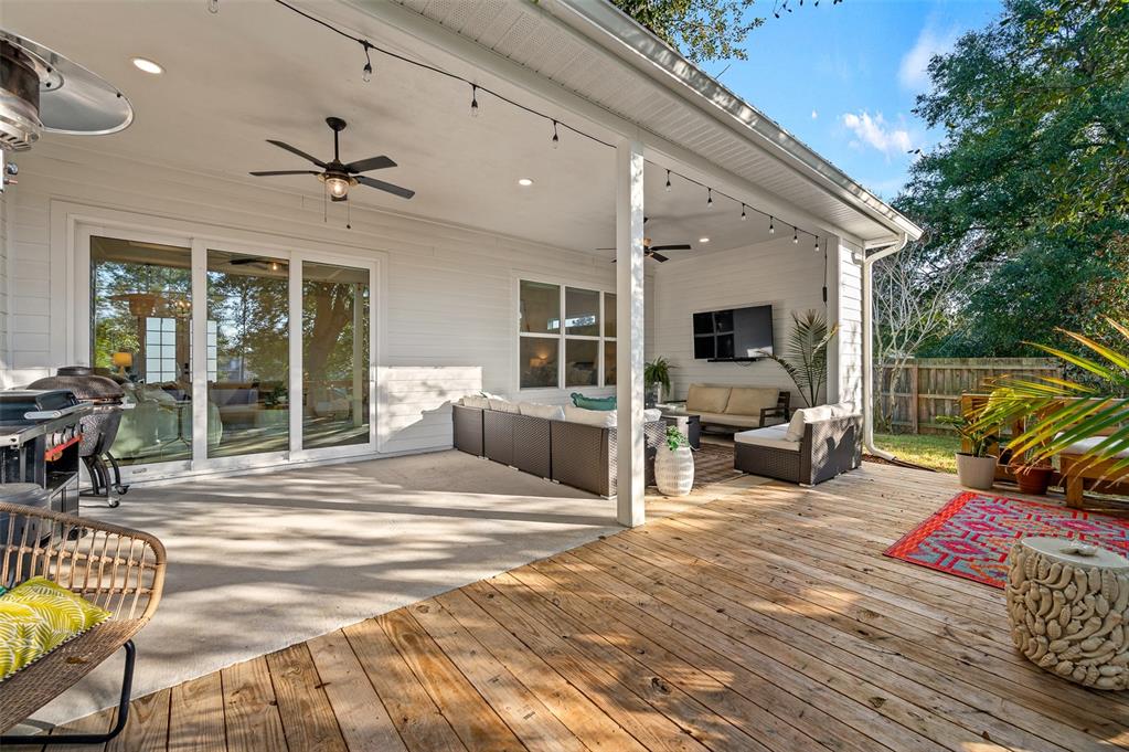 1068 Southwest 120th Drive Gainesville, FL 32607 - Photo 41 of 43 a outdoor space with furniture