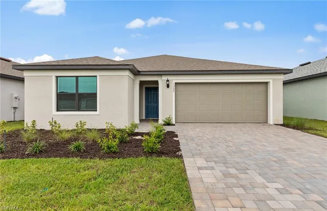 $282,865 | 1209 Caloosa Cv Drive, LaBelle, FL 33935
