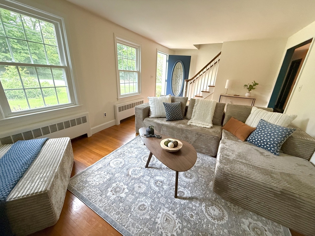 281 Scott Road Cumberland, RI 02864 - Photo 5 of 34 Gallery Image 5