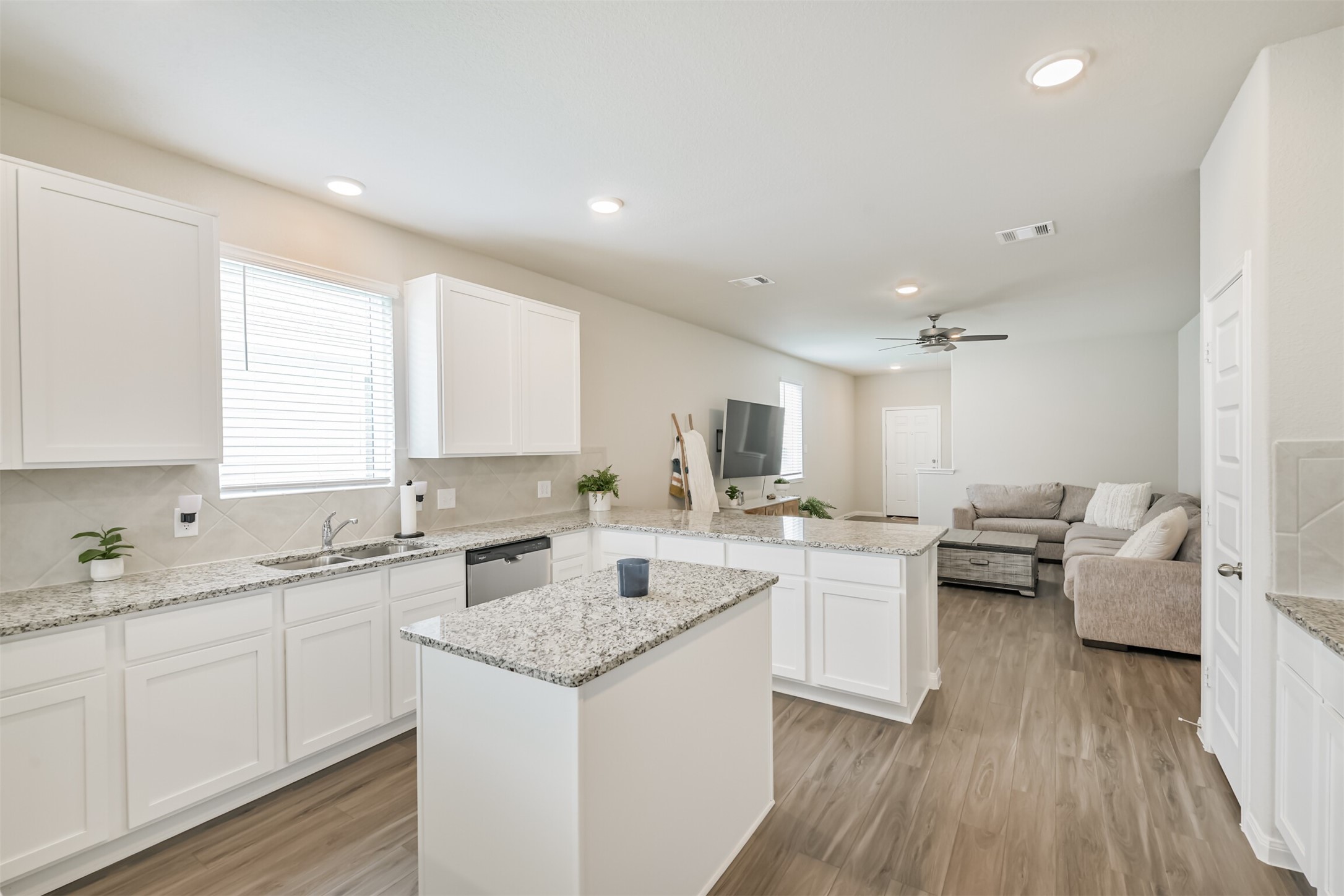 2424 Shellcracker Drive Conroe, TX 77384 - Photo 13 of 49