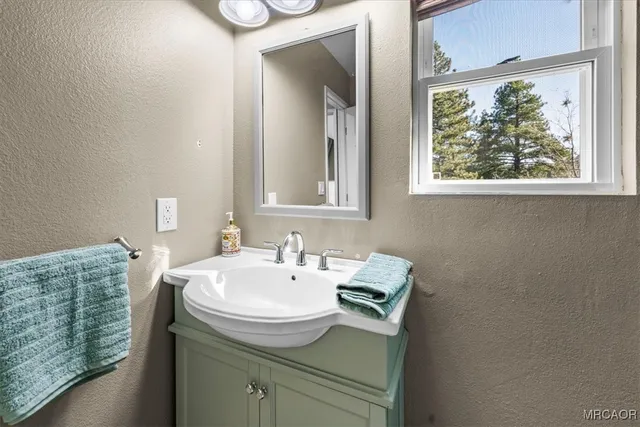 $459,000 | 33334 Bear Road, Running Springs, CA 92382