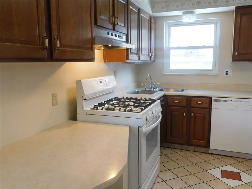 5273 Ranchview Drive Pittsburgh, PA 15236 - Photo 4 of 19 Gallery Image 4