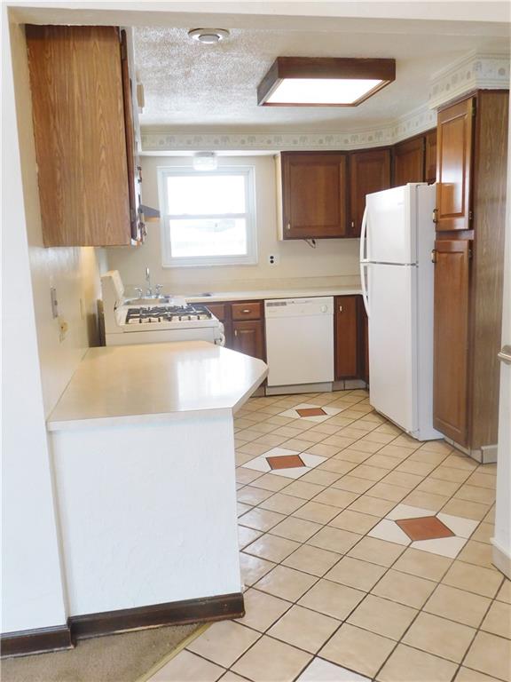 5273 Ranchview Drive Pittsburgh, PA 15236 - Photo 5 of 19 Gallery Image 5