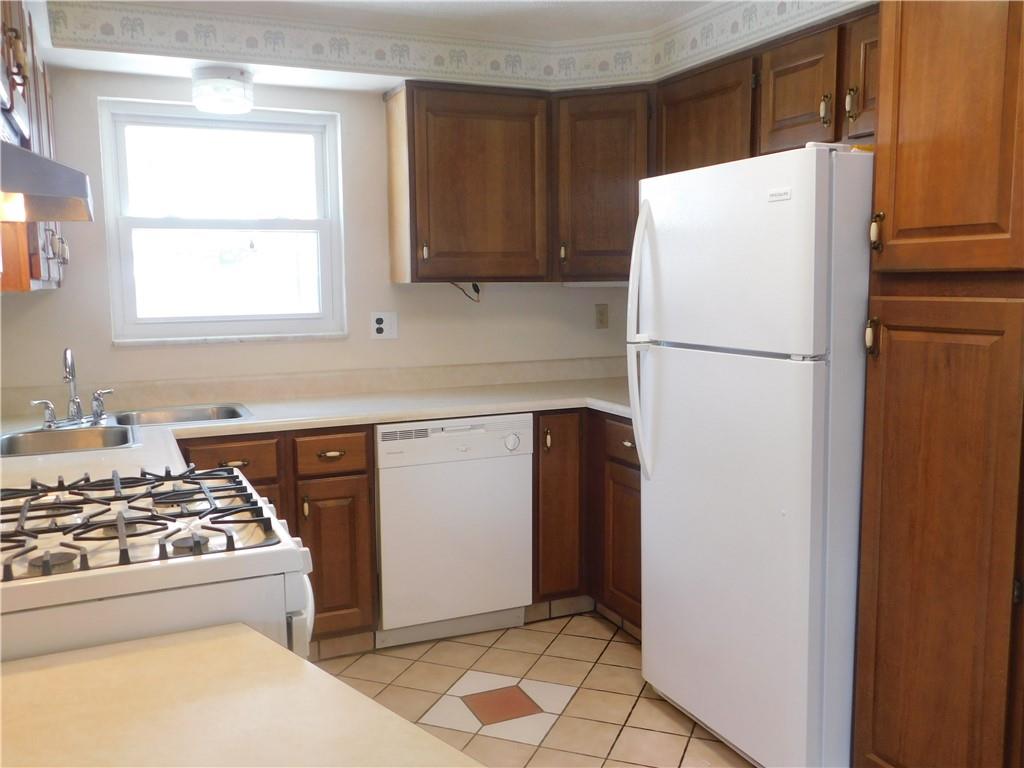 5273 Ranchview Drive Pittsburgh, PA 15236 - Photo 6 of 19 Gallery Image 6
