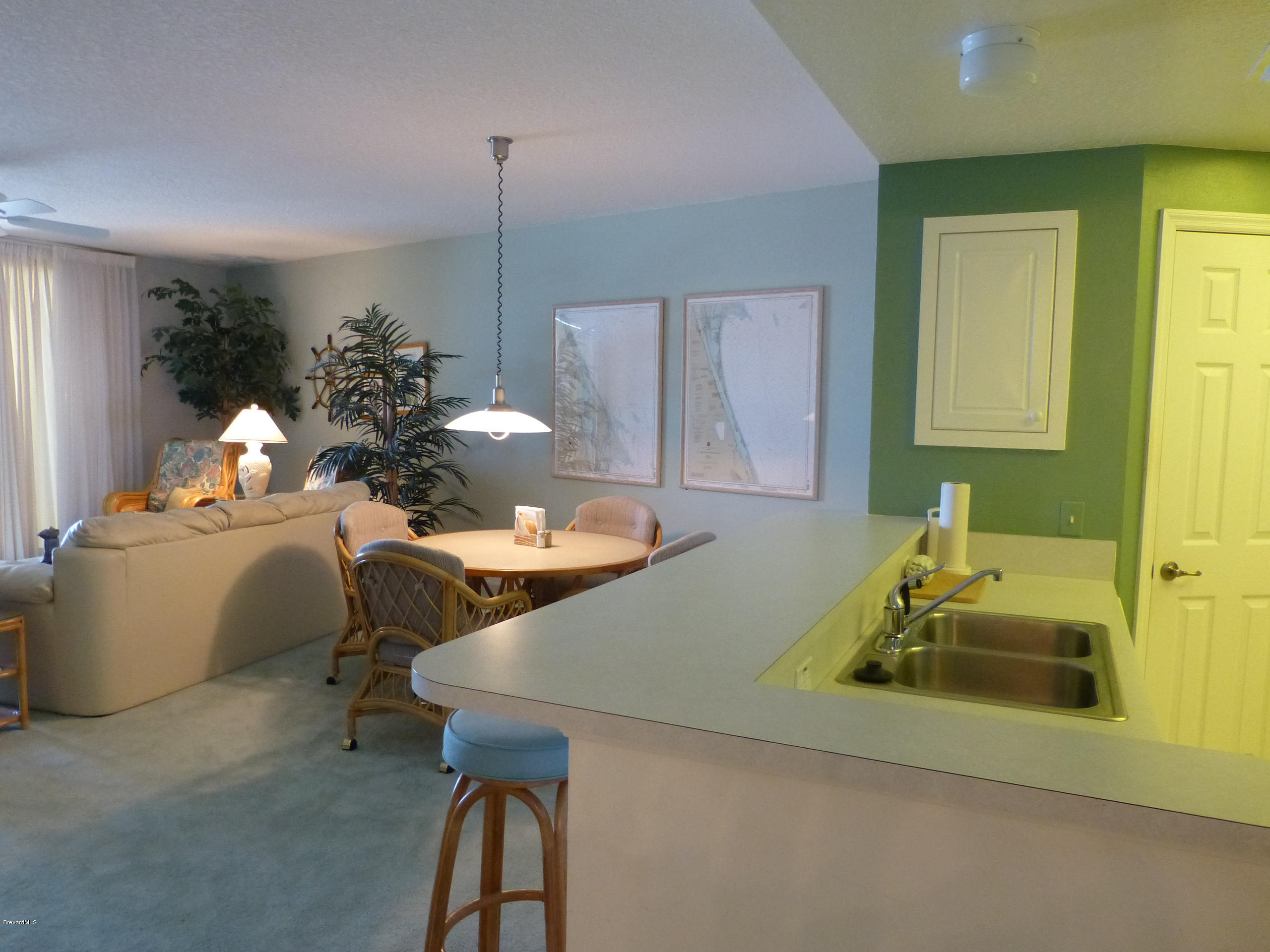 102 Riverside Drive, Unit 503 Cocoa, FL 32922 - Photo 12 of 30 Breakfast Bar