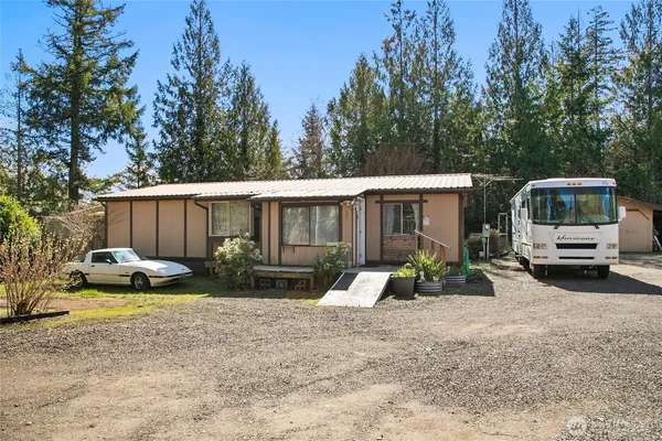 $376,000 | 221 East Country Lane, Allyn, WA 98524