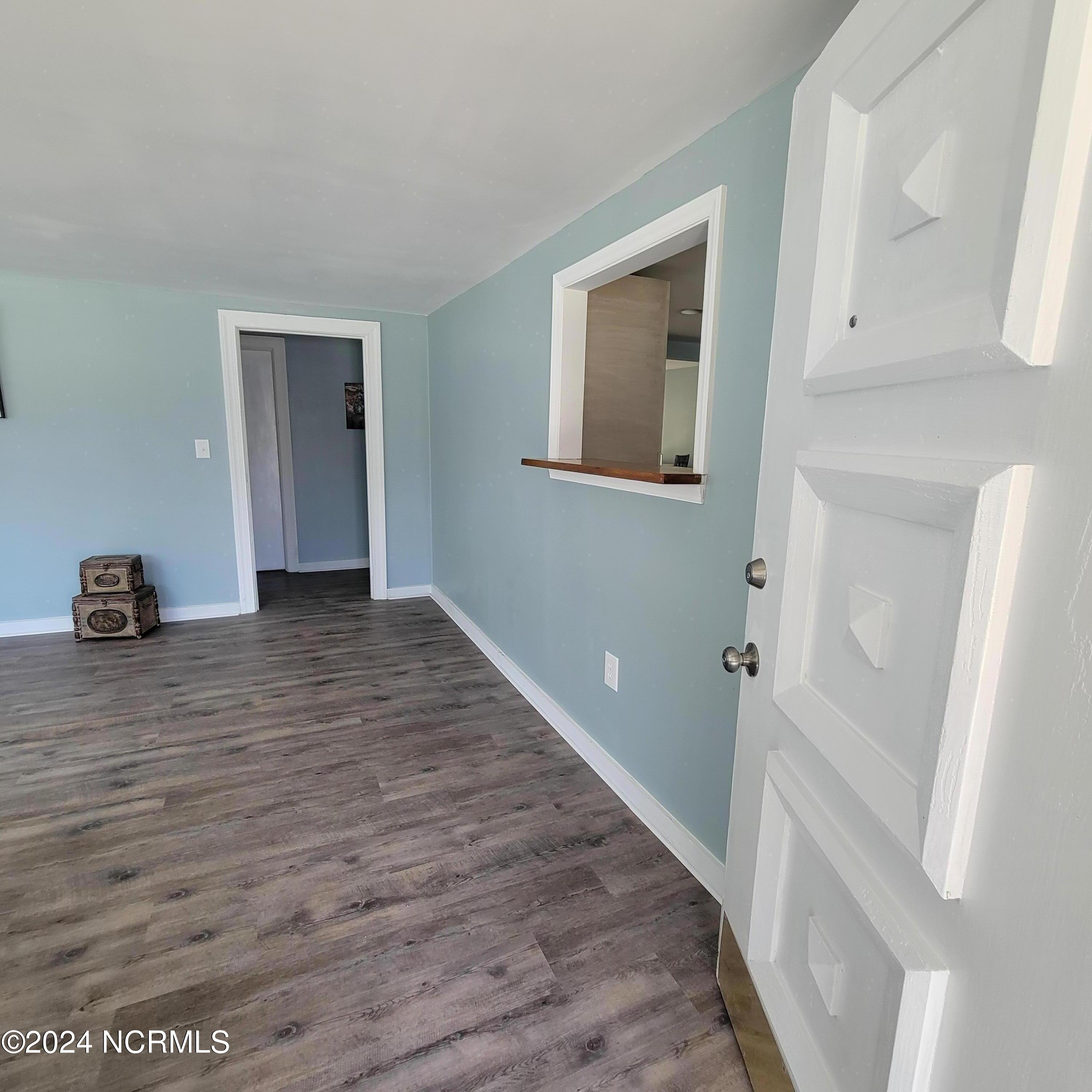 216 South College Street Atkinson, NC 28421 - Photo 2 of 24 Entry