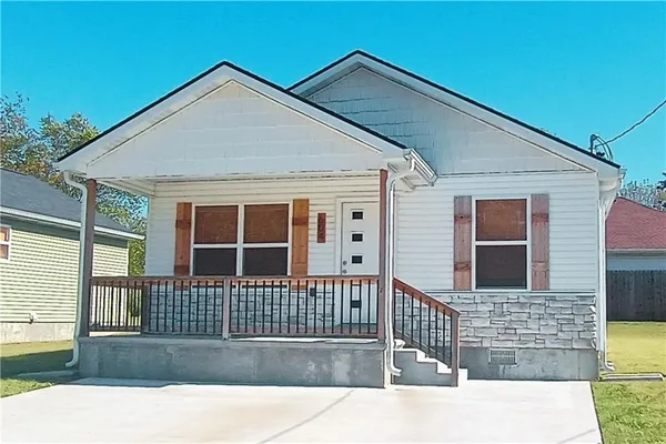 $950 | 600 North Spring Street, Nevada, MO 64772