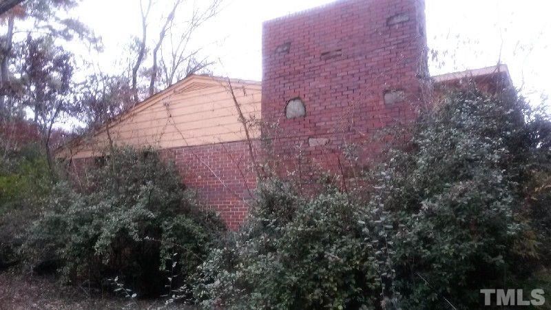 2322 Wade Avenue Raleigh, NC 27607 - Photo 4 of 9 a view of a yard