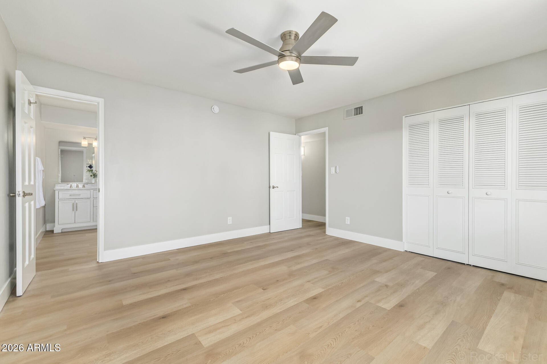 11804 North 37th Way Phoenix, AZ 85028 - Photo 14 of 32 19 - 37th