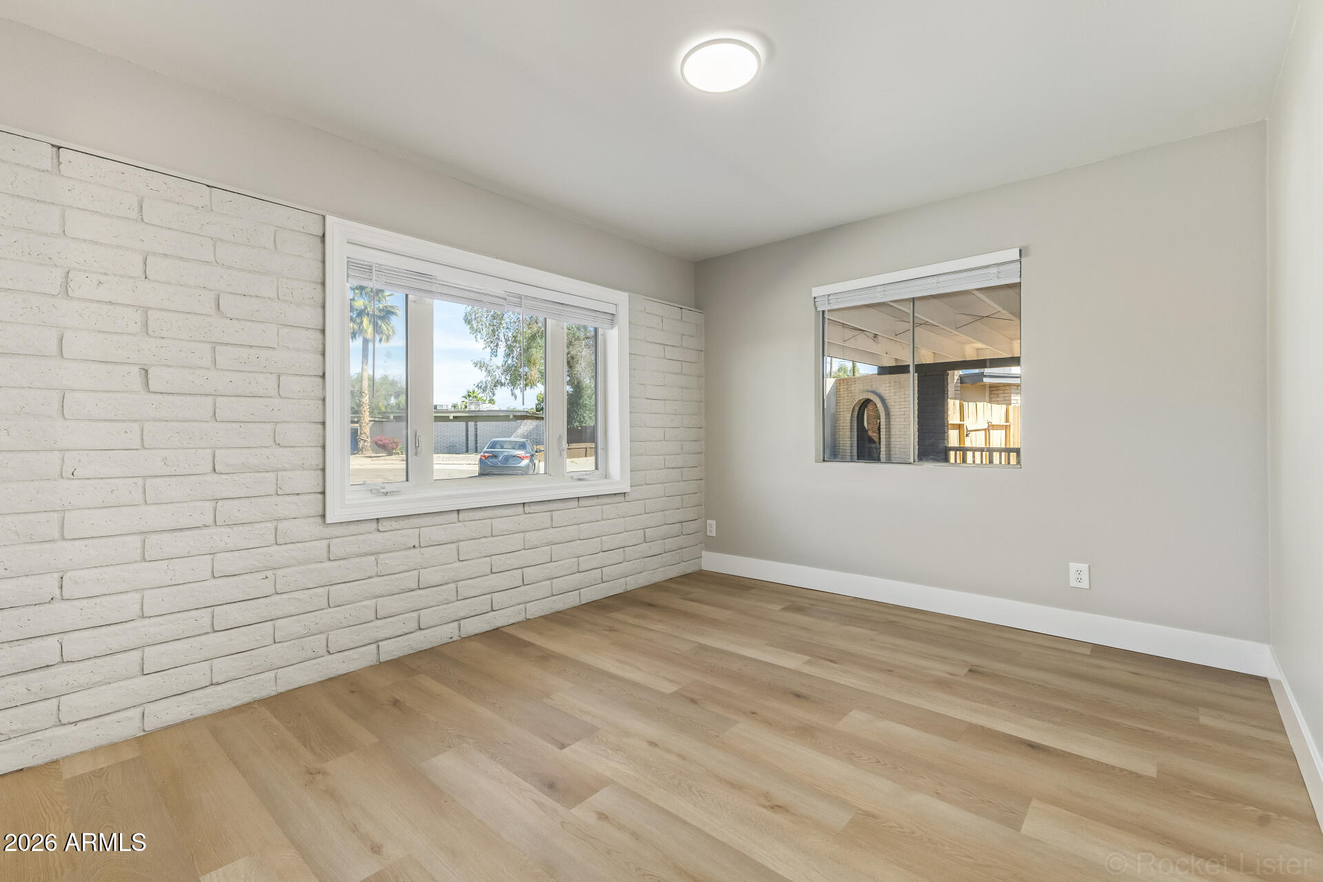 11804 North 37th Way Phoenix, AZ 85028 - Photo 5 of 32 10 - 37th