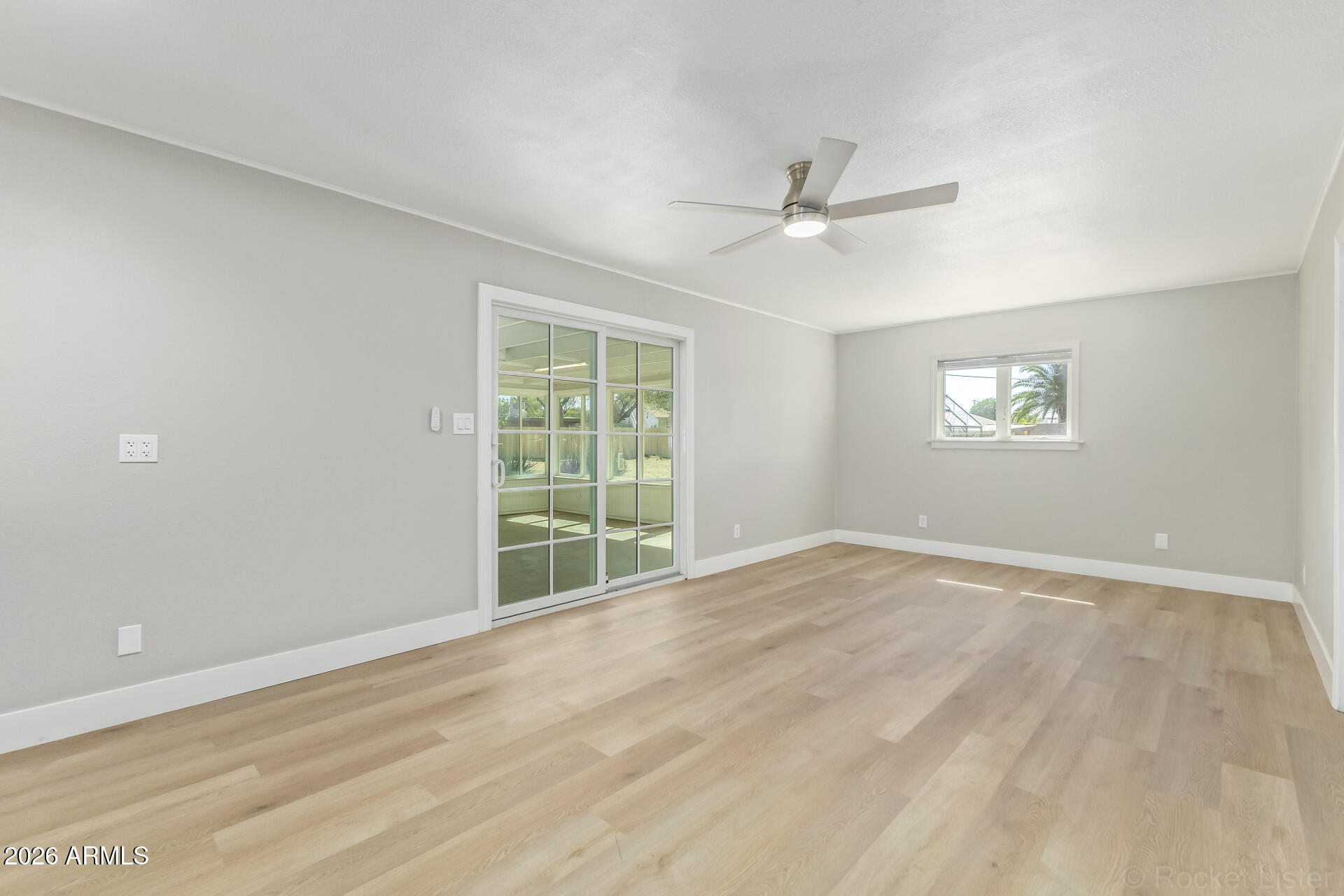11804 North 37th Way Phoenix, AZ 85028 - Photo 7 of 32 13 - 37th