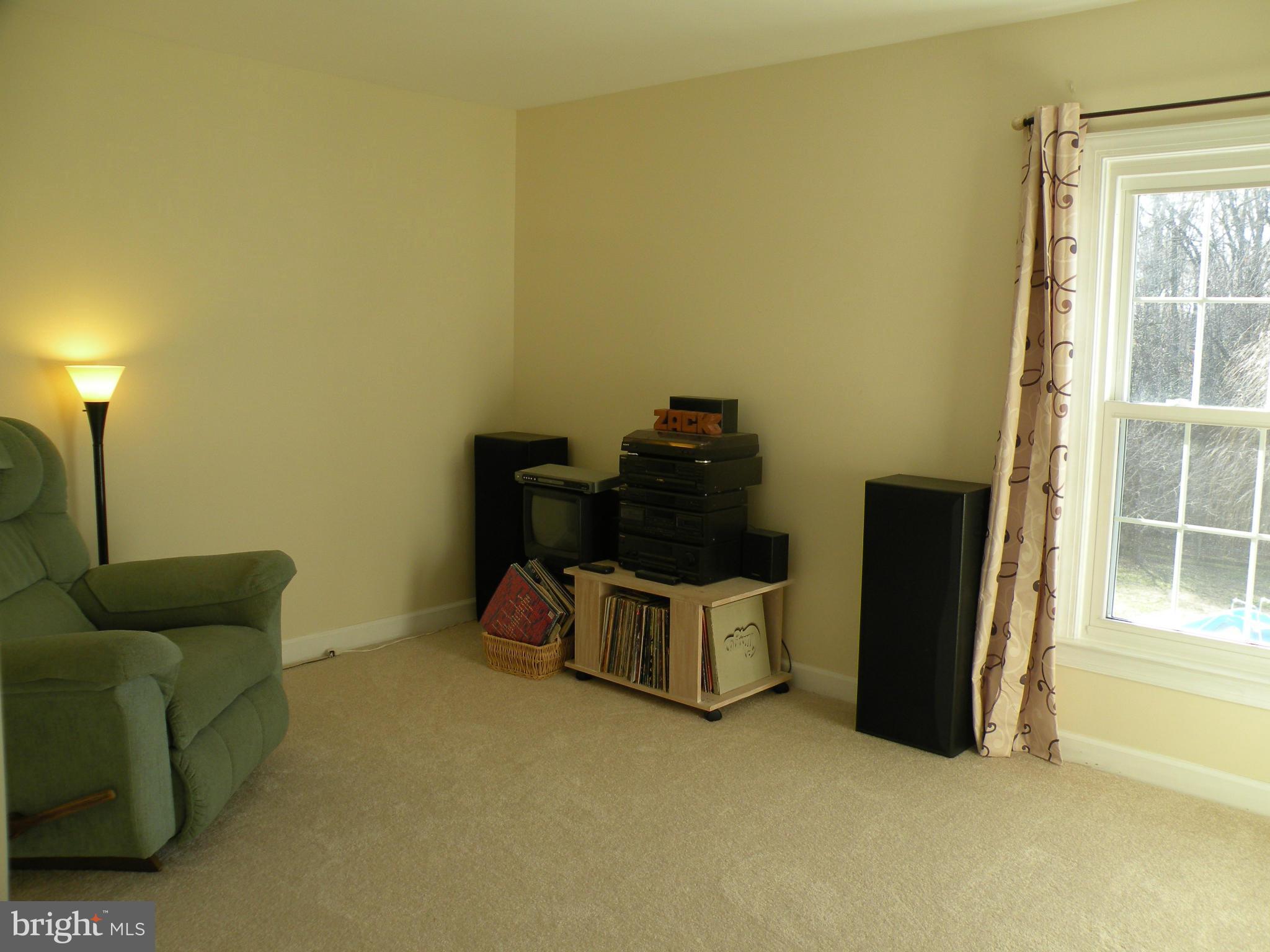 3231 Breckenridge Way Riva, MD 21140 - Photo 15 of 30 a living room with furniture and a window