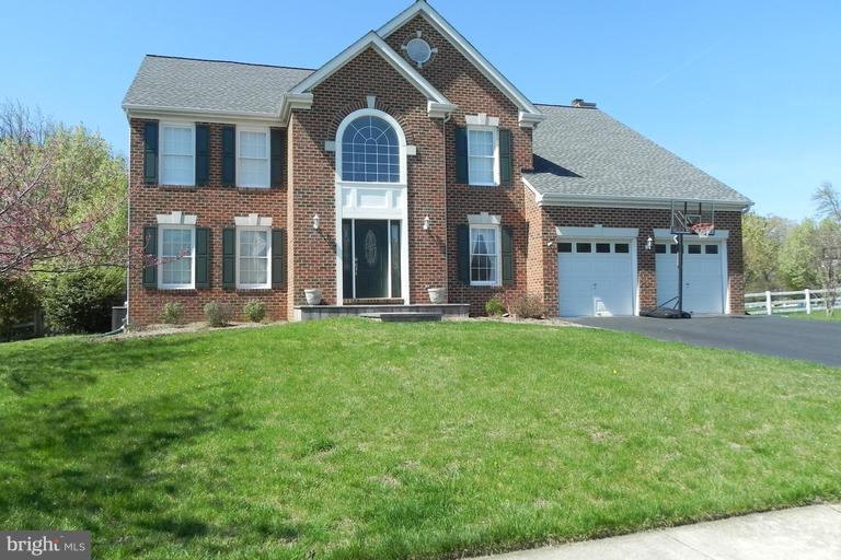 3231 Breckenridge Way Riva, MD 21140 - Photo 30 of 30 a front view of a house with a yard